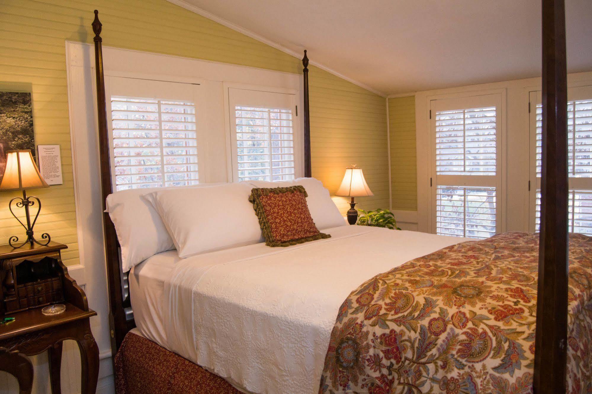 Oak Hill On Love Lane Bed And Breakfast Inn Waynesville Exterior foto